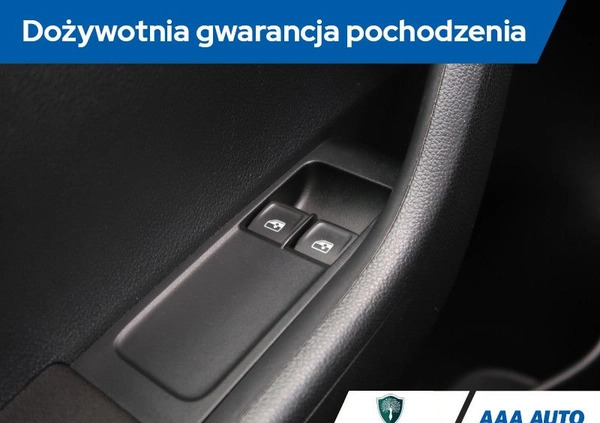 Skoda Fabia cena 40000 przebieg: 75741, rok produkcji 2018 z Nowa Ruda małe 254